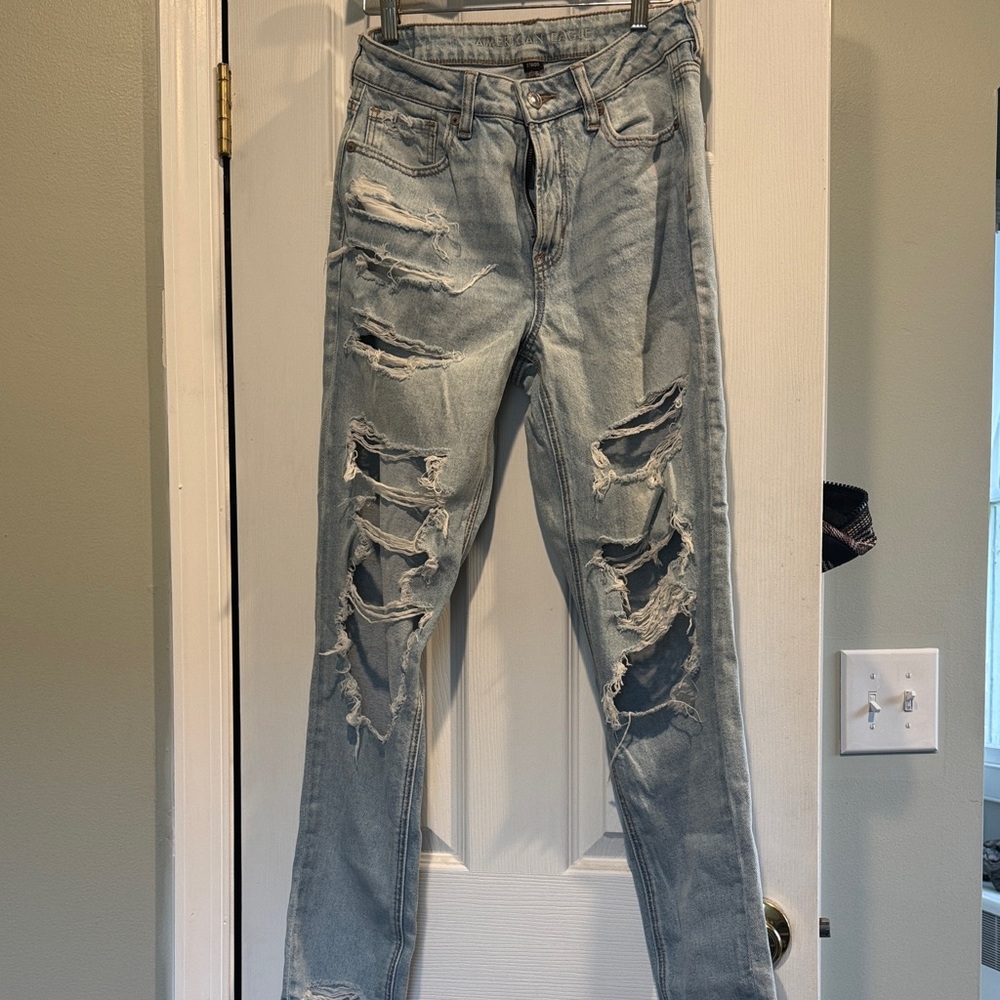 American Eagle Outfitters Light Blue Denim Ripped Jeans. Size 4L